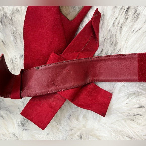 Red Faux Leather Shoes with bow - Picture 4 of 16